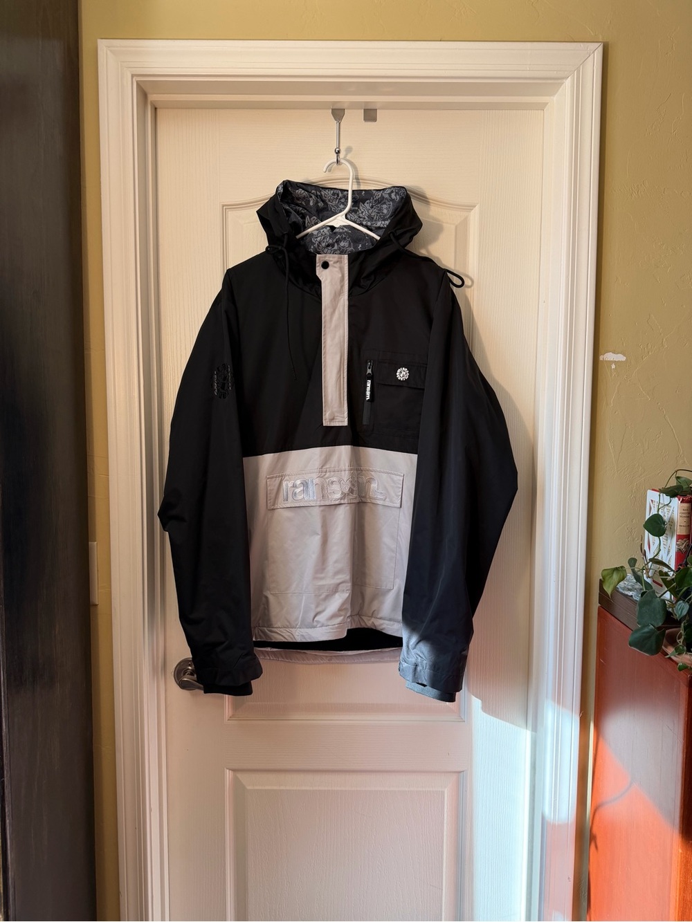 RANSOM Anorak Black and Light Gray Pullover Windbreaker